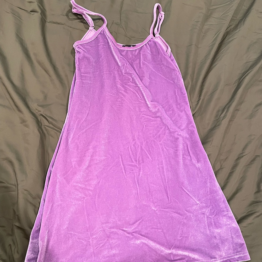 Delia’s lavender velvet dress size small